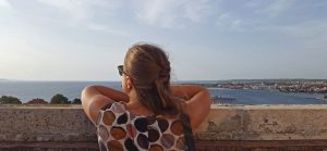observing girl in zadar